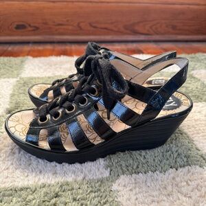 FLY London Yito Women's 40 US 9-9.5 Black Casual Wedge Pump Flip Flop Sandals